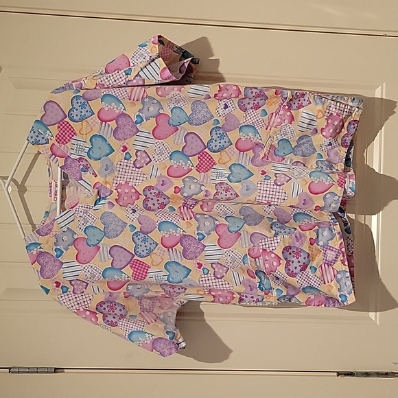 Set of 4 Scrub Tops - Size large - Picture 1 of 4